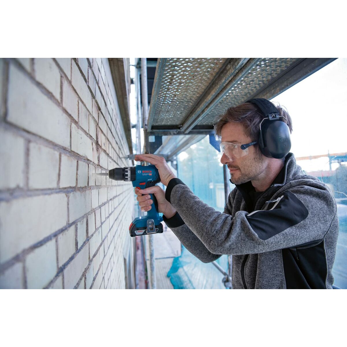 Perceuse à Percussion BOSCH GSB 18V-45 82 Pièces 45 Nm
